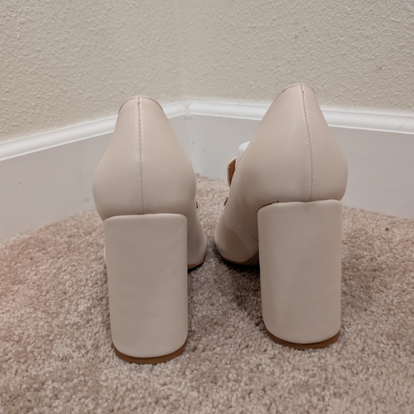 NIB FOWT Cream Women's Loafers 8 - Picture 10 of 11